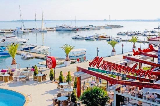 Dolce Vita Sea View Apartment Sveti Vlas Exterior photo
