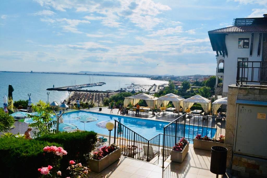 Dolce Vita Sea View Apartment Sveti Vlas Exterior photo
